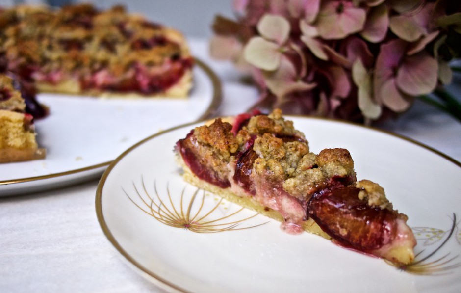 Pflaumenkuchen mit Rosmarin-Walnuss-Streuseln - Pias Deli