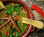 Grünkohl-Paprika-Salat mit Gewürzmandeln und Merguez